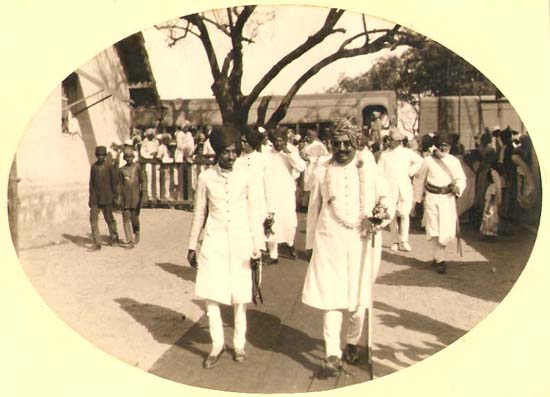 Anonymous - Maharaja Saheb Coming Out of Train Station Anonymous - Maharaja Saheb Coming Out of Train Station