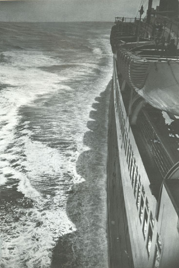 William Henry Bettle - Luxury Liner Underway
