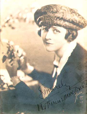 Hoover Art Co. - Model and Silent Film Actress Katherine MacDonald